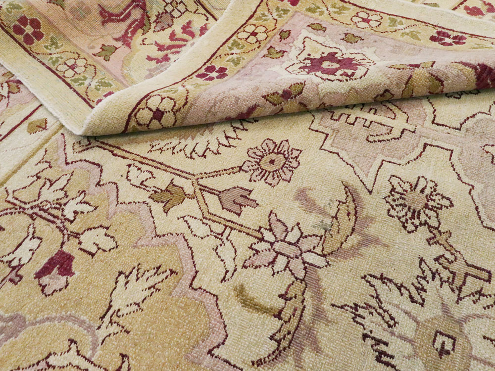 Antique Indian Agra Carpet, No.8730 - Galerie Shabab
