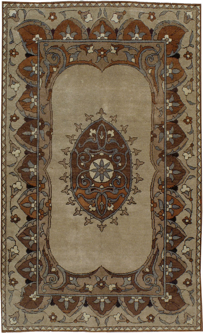 A Lahore Rug, No.8731 - Galerie Shabab