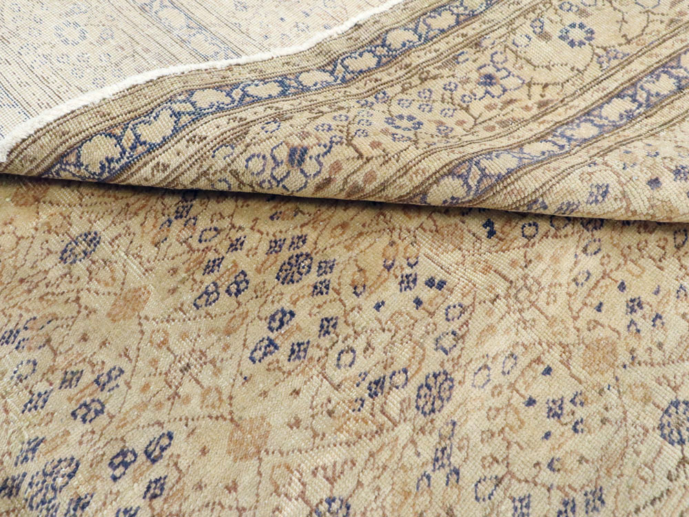 Vintage Turkish Sivas Carpet, No.8734 - Galerie Shabab