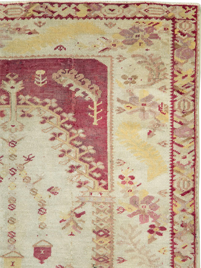 Antique Turkish Ghiordes Rug, No.8740 - Galerie Shabab
