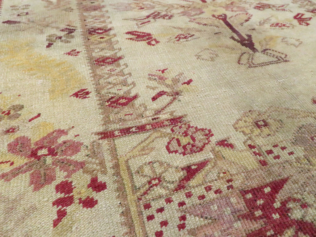 Antique Turkish Ghiordes Rug, No.8740 - Galerie Shabab