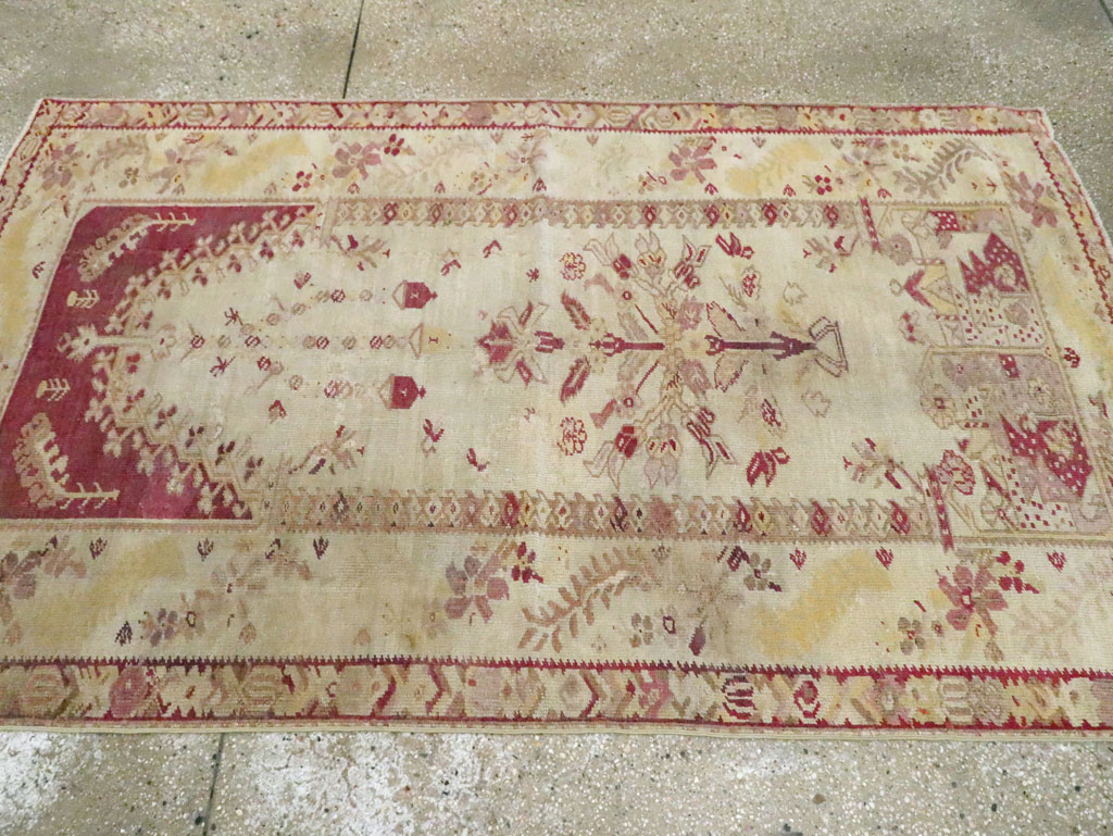 Antique Turkish Ghiordes Rug, No.8740 - Galerie Shabab