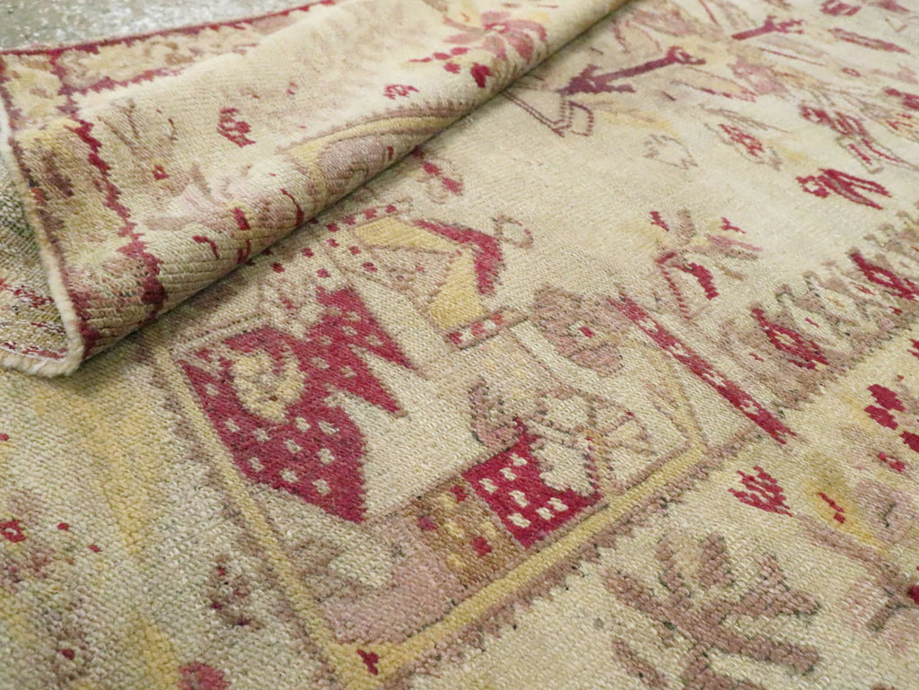 Antique Turkish Ghiordes Rug, No.8740 - Galerie Shabab