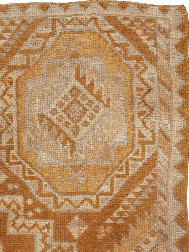 Vintage Turkish Oushak Rug, No.8762 - Galerie Shabab