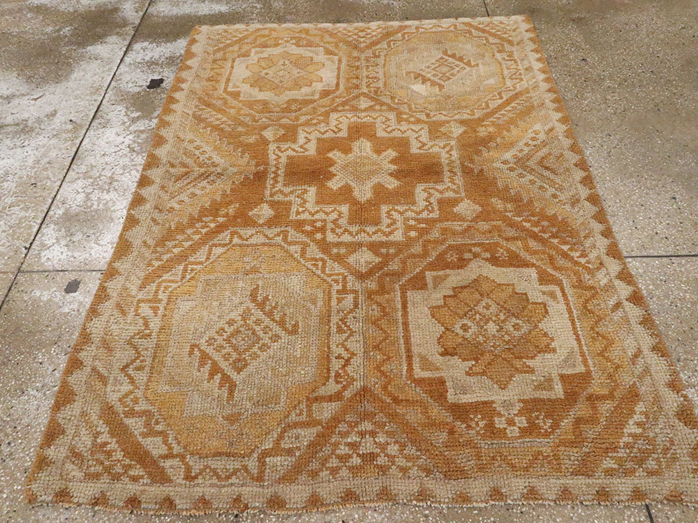 Vintage Turkish Oushak Rug, No.8762 - Galerie Shabab