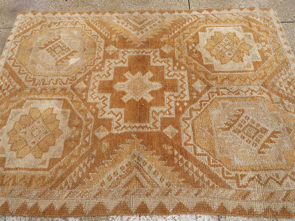 Vintage Turkish Oushak Rug, No.8762 - Galerie Shabab