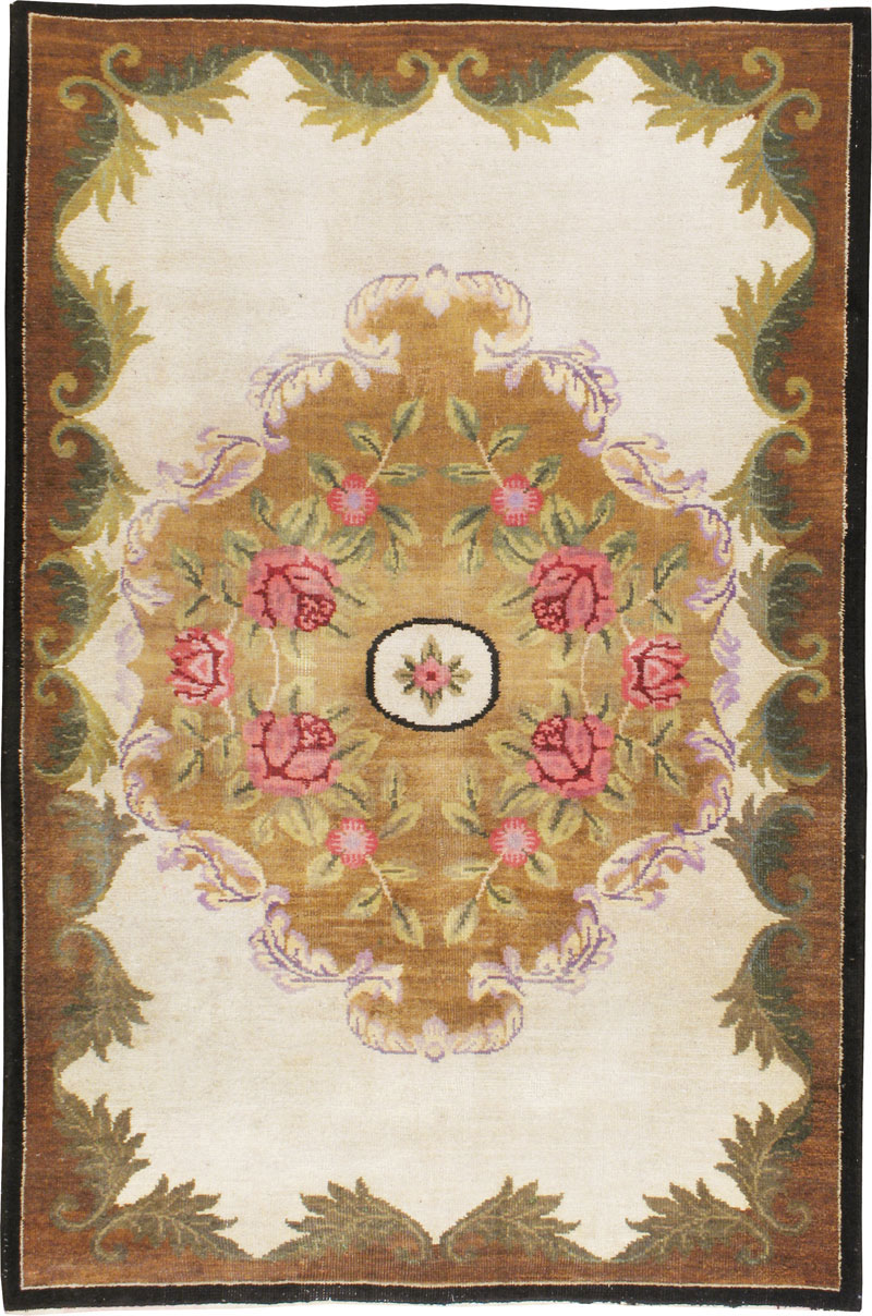 Vintage European Continental Carpet, No.8774 - Galerie Shabab