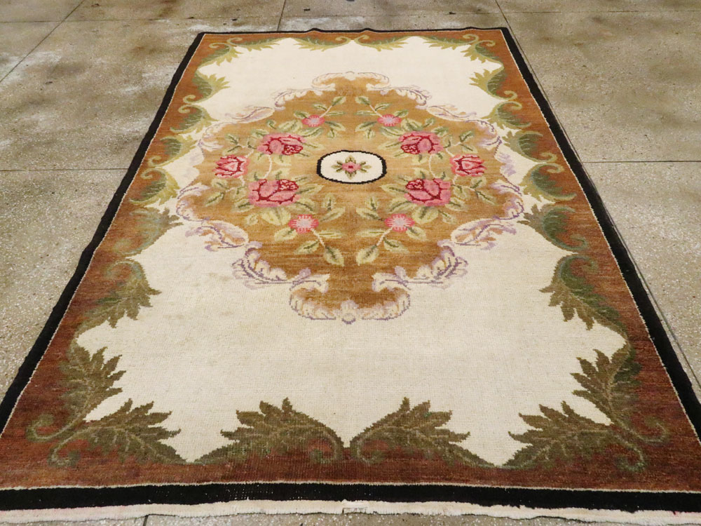 Vintage European Continental Carpet, No.8774 - Galerie Shabab