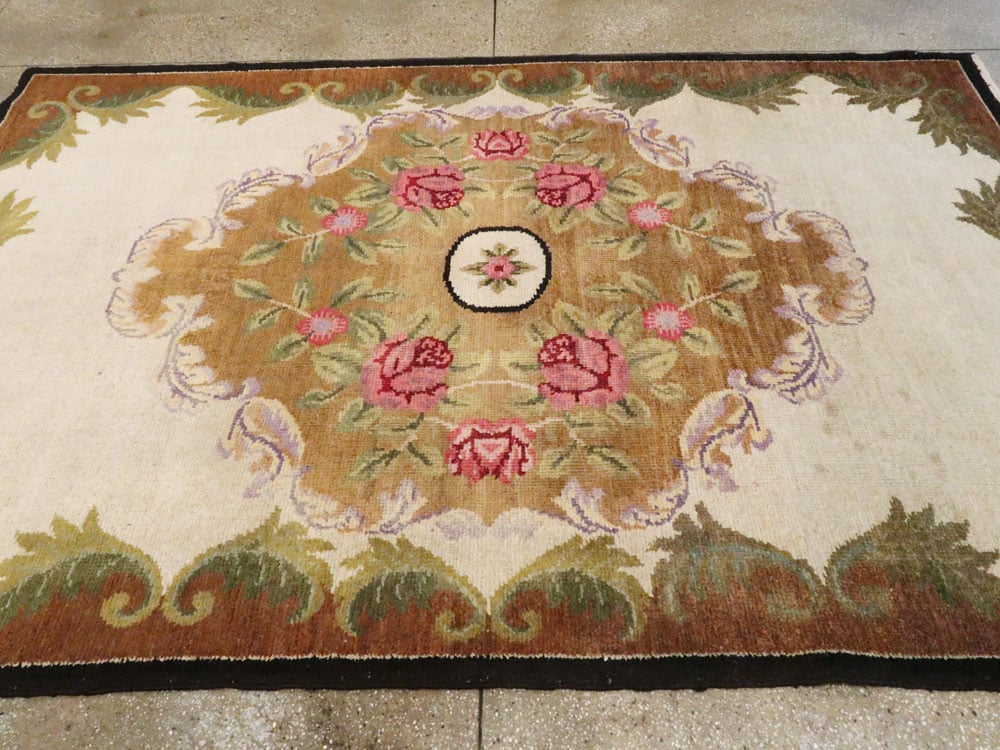 Vintage European Continental Carpet, No.8774 - Galerie Shabab