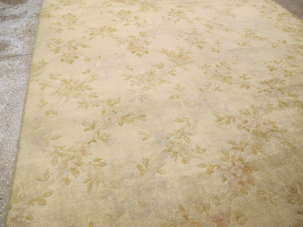 Vintage European Savonnerie Carpet, No.8783 - Galerie Shabab