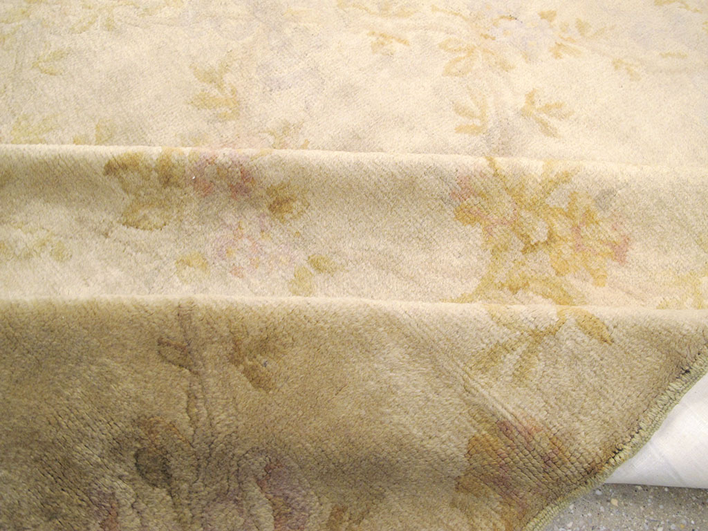 Vintage European Savonnerie Carpet, No.8783 - Galerie Shabab