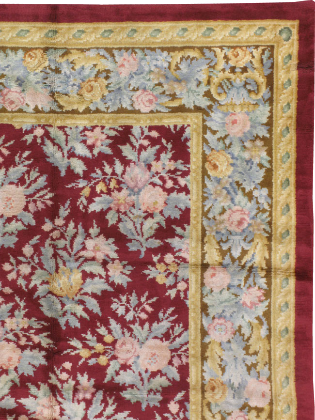 Vintage European Savonnerie Carpet, No.8784 - Galerie Shabab