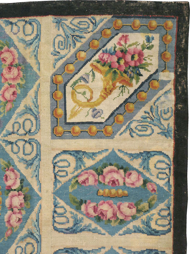 Antique European Savonnerie Carpet, No.8787 - Galerie Shabab