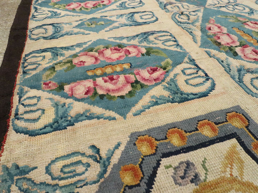 Antique European Savonnerie Carpet, No.8787 - Galerie Shabab