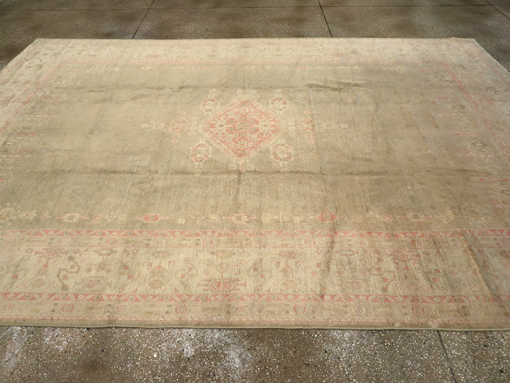 Antique Turkish Oushak Carpet, No.8850 - Galerie Shabab