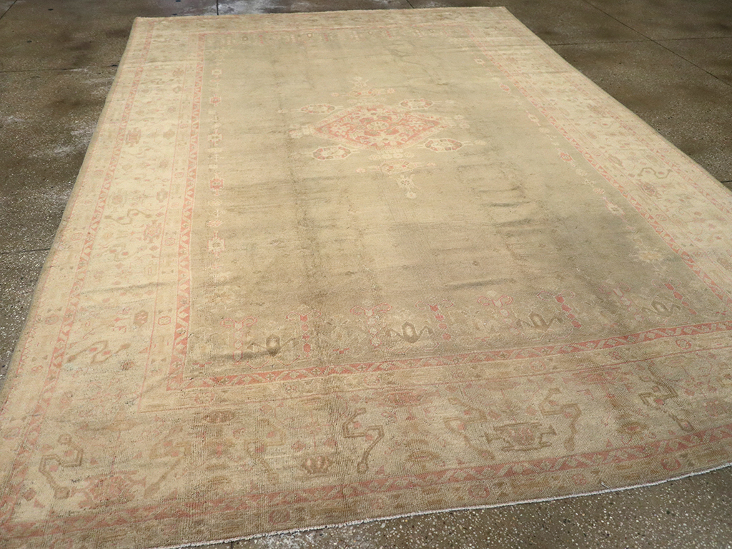 Antique Turkish Oushak Carpet, No.8850 - Galerie Shabab