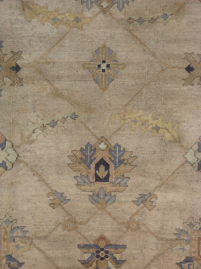 Antique Turkish Oushak Carpet, No.8859 - Galerie Shabab