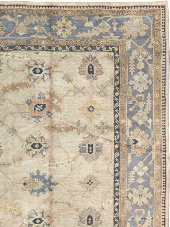 Antique Turkish Oushak Carpet, No.8859 - Galerie Shabab