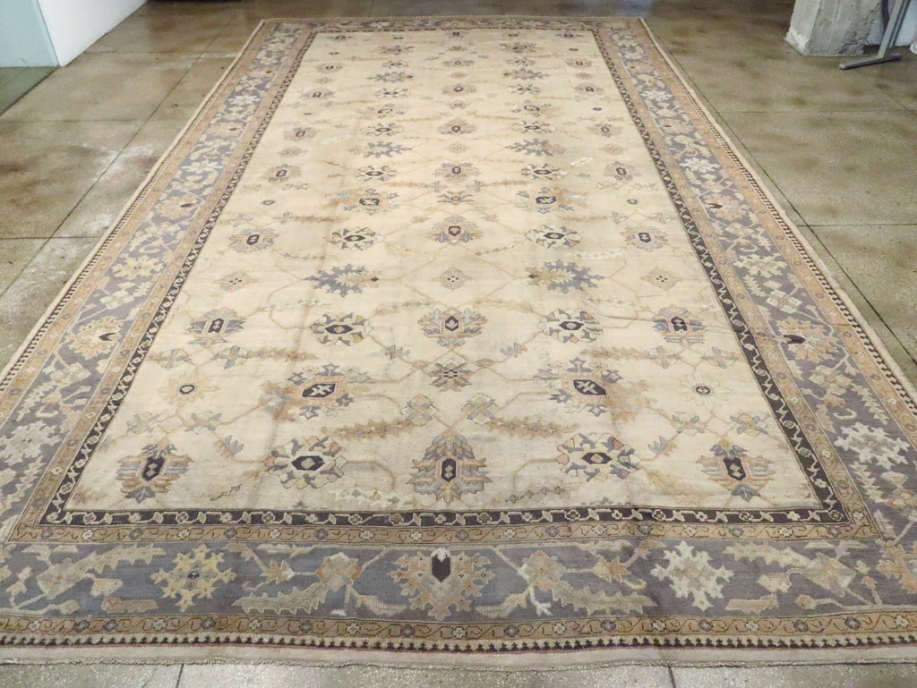 Antique Turkish Oushak Carpet, No.8859 - Galerie Shabab