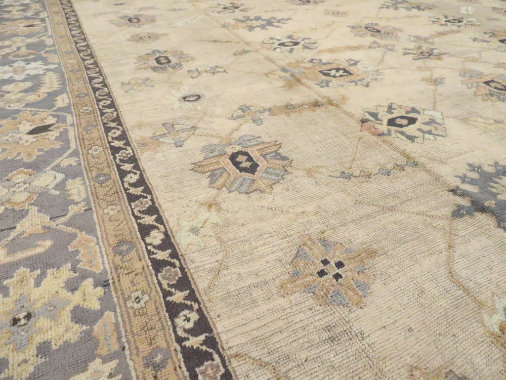 Antique Turkish Oushak Carpet, No.8859 - Galerie Shabab