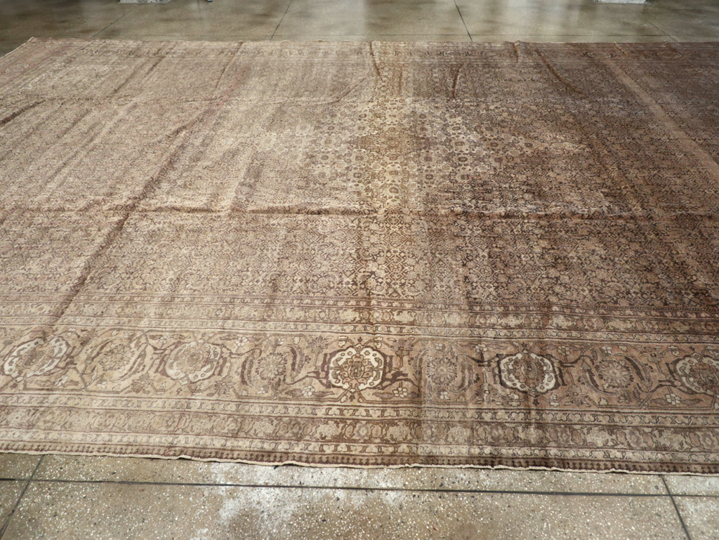 Antique Persian Tabriz Carpet, No.8864 - Galerie Shabab