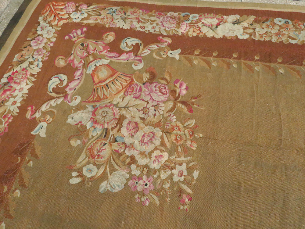 Antique French Aubusson Carpet, No.8866 - Galerie Shabab