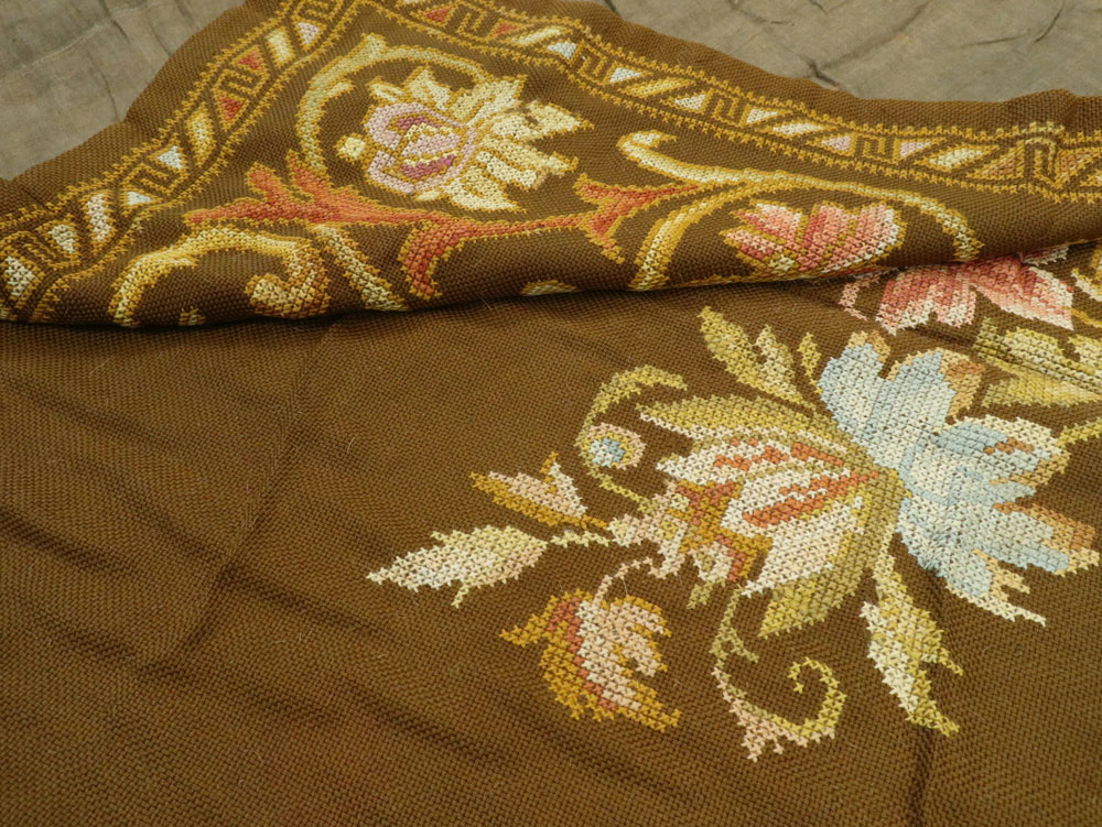 Vintage Ukrainian Needlepoint Accent Rug, No.8879 - Galerie Shabab