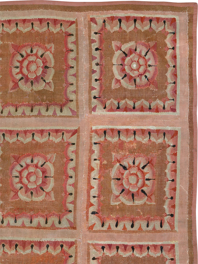Antique French Aubusson Carpet, No.8882 - Galerie Shabab