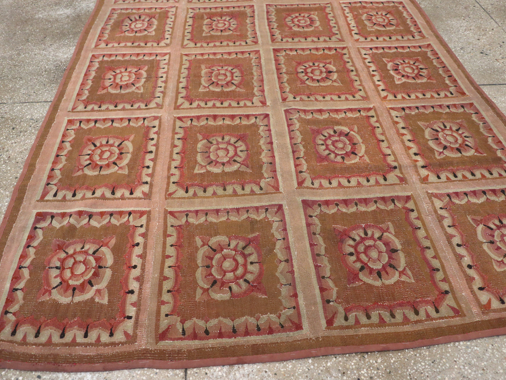 Antique French Aubusson Carpet, No.8882 - Galerie Shabab