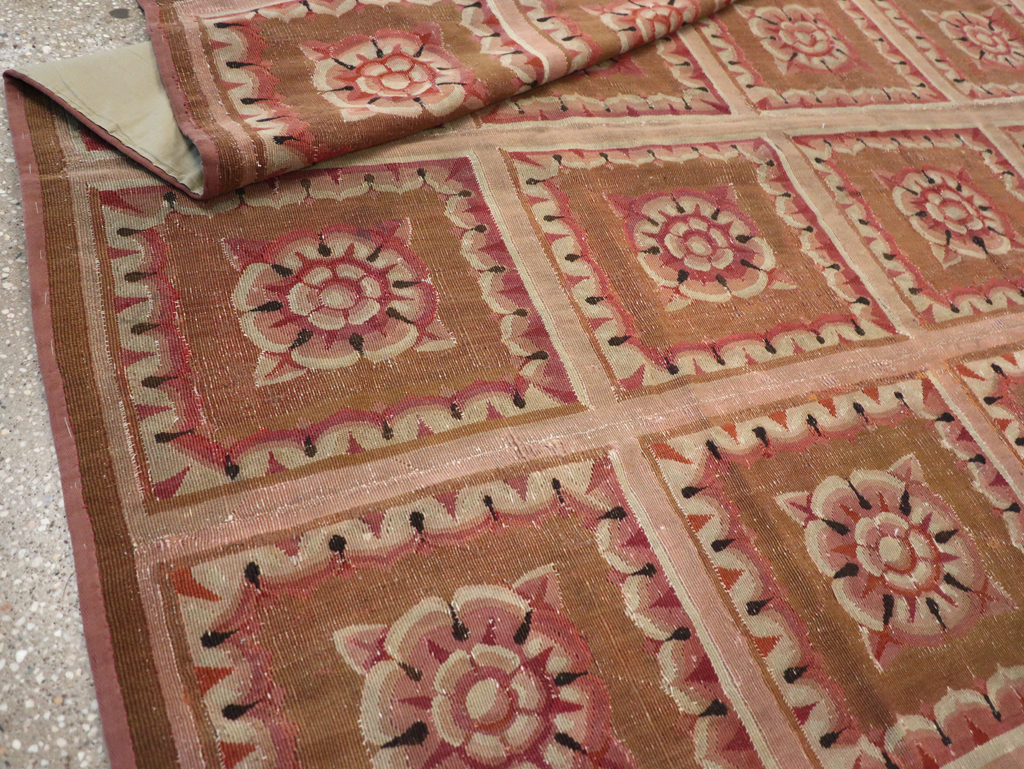 Antique French Aubusson Carpet, No.8882 - Galerie Shabab