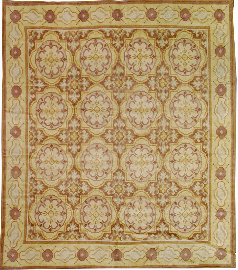 Antique European Savonnerie Carpet, No.8884 - Galerie Shabab