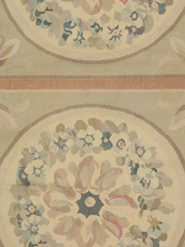 Modern Spanish Aubusson Small Room Size Carpet, No.8885 - Galerie Shabab