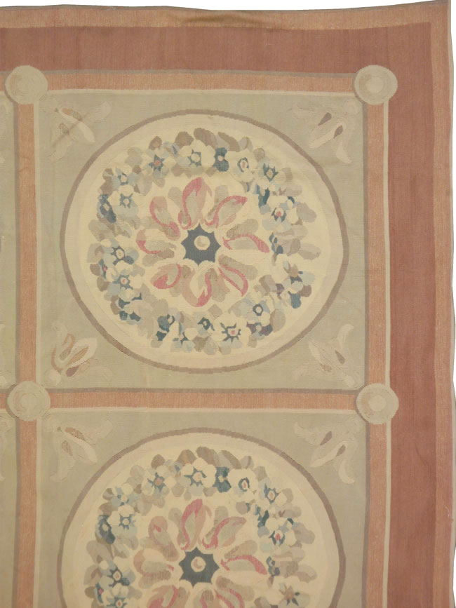 Modern Spanish Aubusson Small Room Size Carpet, No.8885 - Galerie Shabab