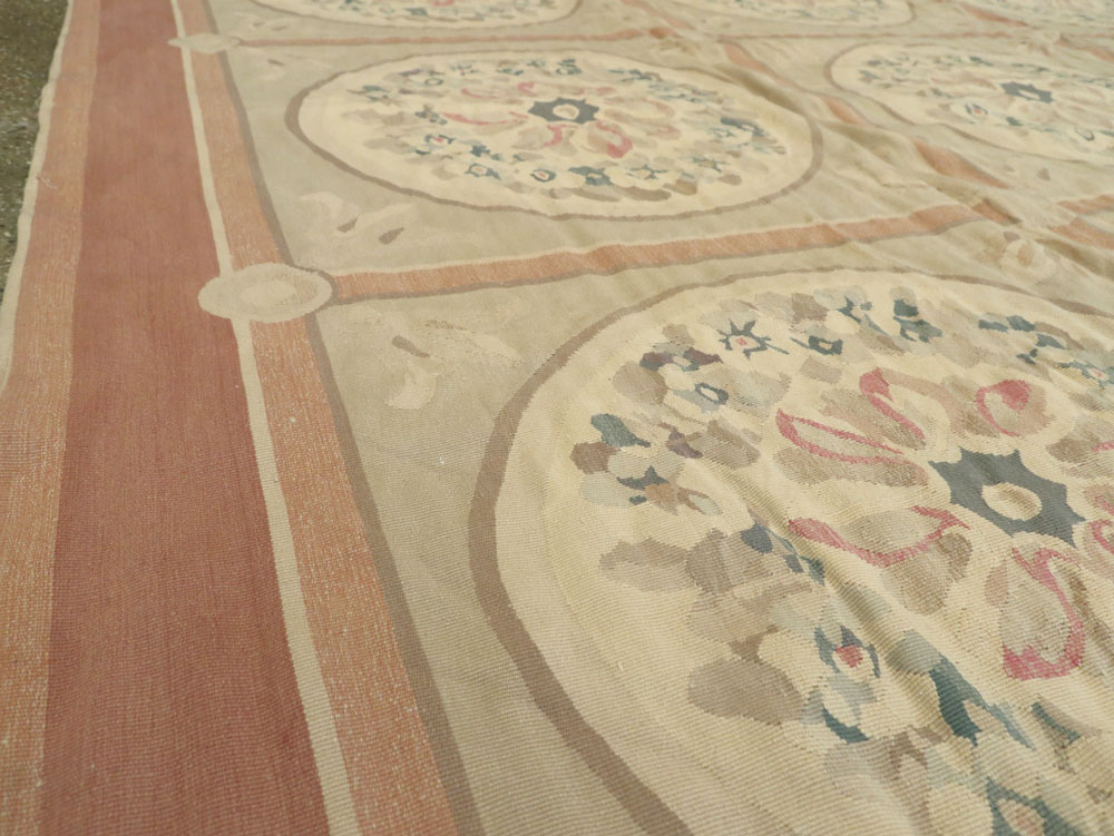 Modern Spanish Aubusson Small Room Size Carpet, No.8885 - Galerie Shabab