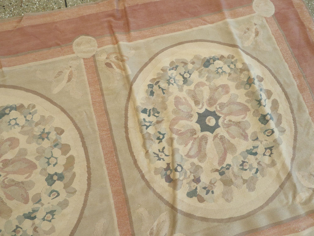 Modern Spanish Aubusson Small Room Size Carpet, No.8885 - Galerie Shabab