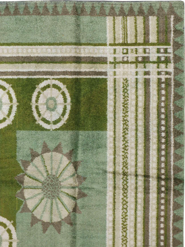 Vintage European Art Deco Carpet Inspired By Edward McKnight Kauffer, No.8886 - Galerie Shabab