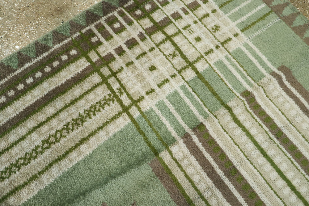 Vintage European Art Deco Carpet Inspired By Edward McKnight Kauffer, No.8886 - Galerie Shabab