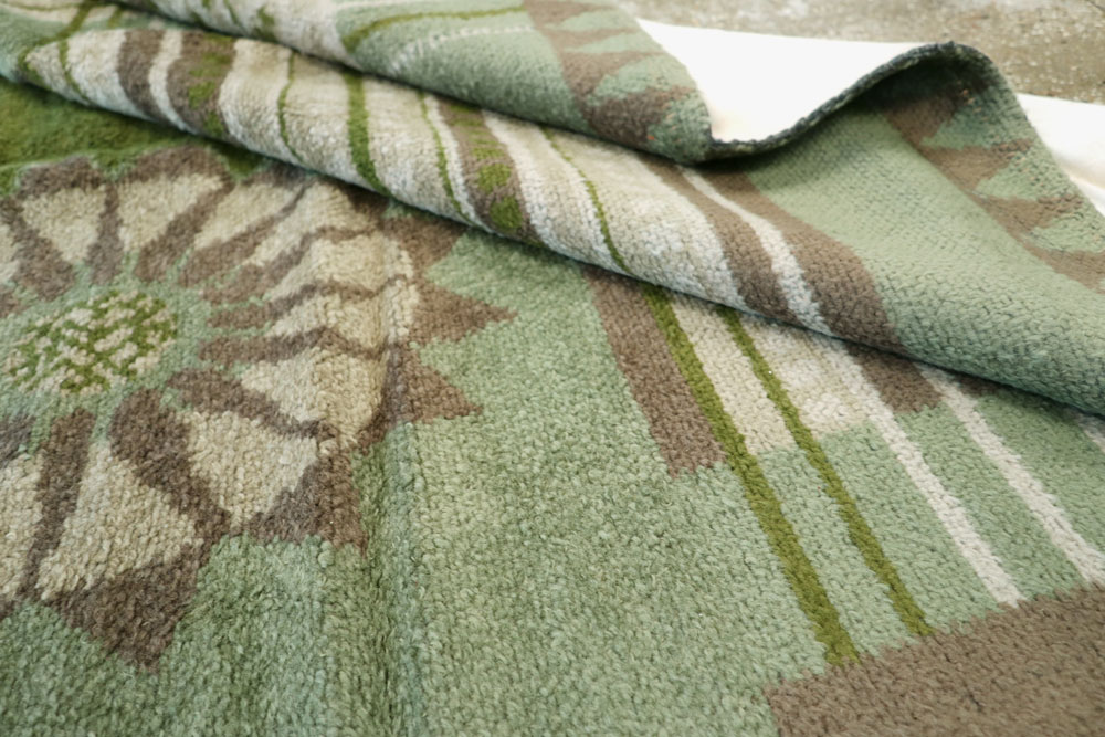 Vintage European Art Deco Carpet Inspired By Edward McKnight Kauffer, No.8886 - Galerie Shabab