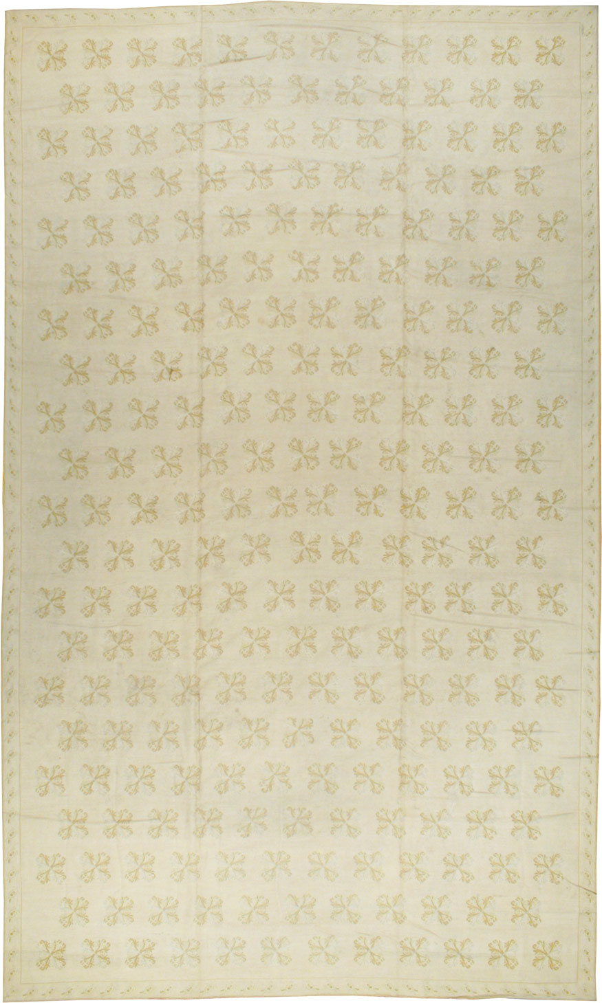 Vintage Portugal Needlepoint Carpet, No.8908 - Galerie Shabab