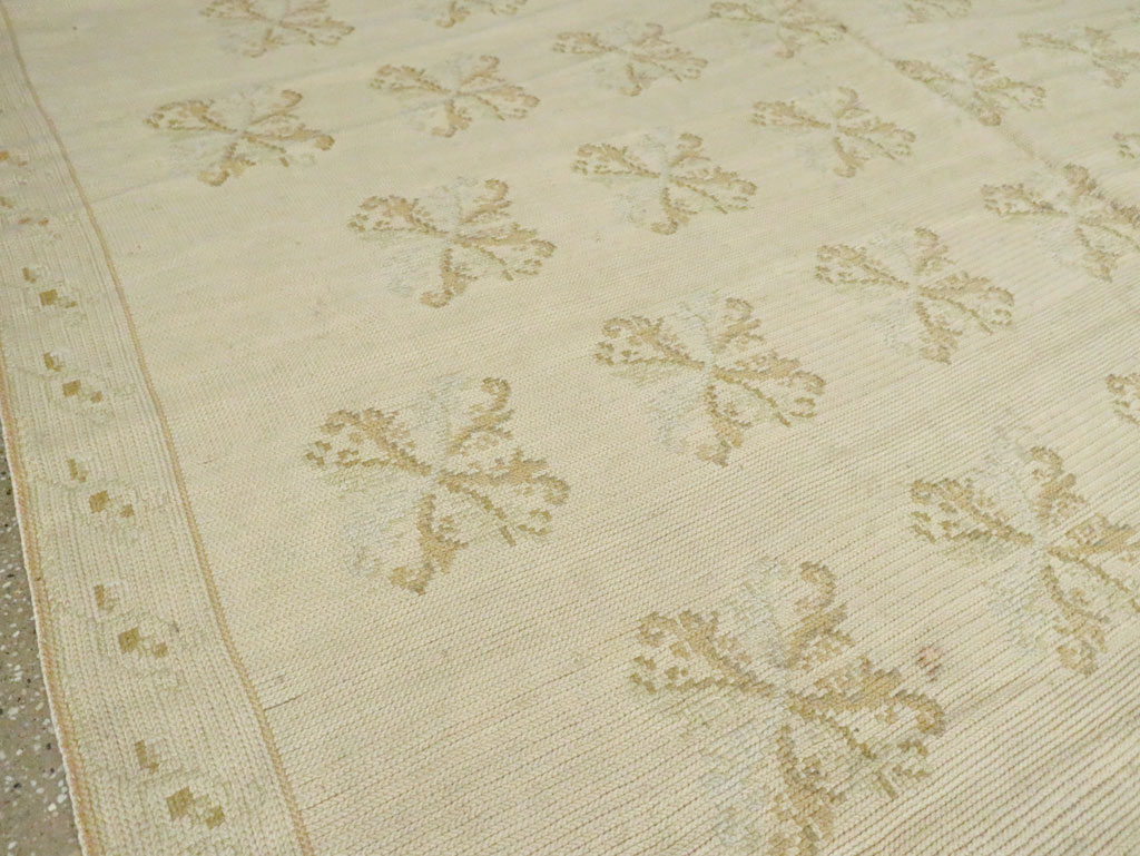 Vintage Portugal Needlepoint Carpet, No.8908 - Galerie Shabab