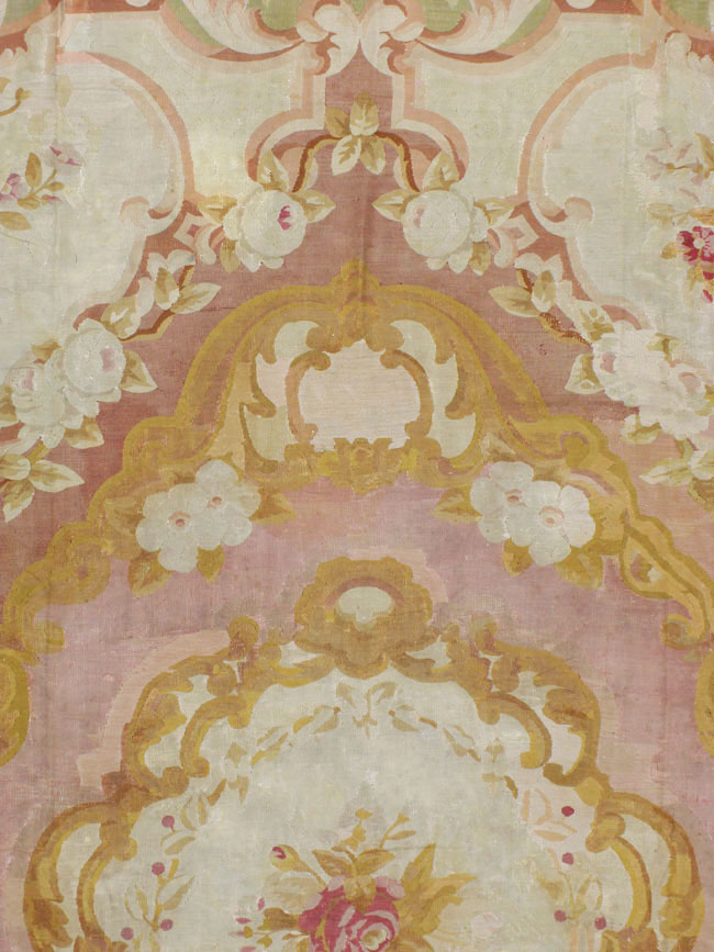Antique French Aubusson Carpet, No.8909 - Galerie Shabab