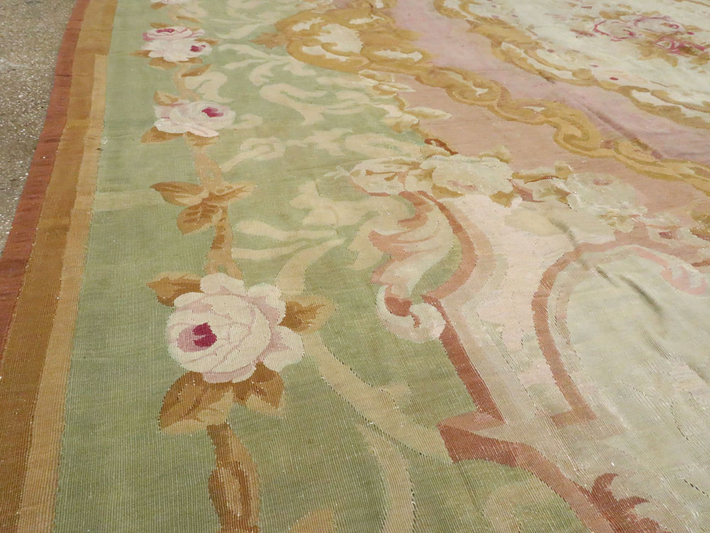 Antique French Aubusson Carpet, No.8909 - Galerie Shabab