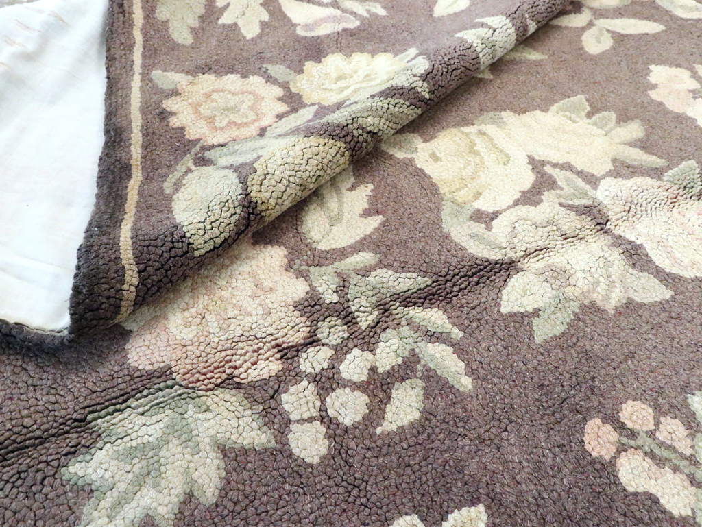 Vintage American Hook Room Size Carpet, No.8912 - Galerie Shabab