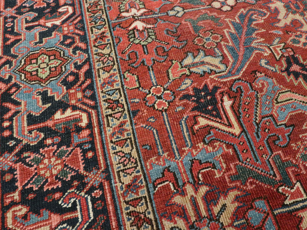 Antique Persian Heriz Carpet, No.8949 - Galerie Shabab
