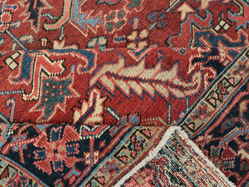 Antique Persian Heriz Carpet, No.8949 - Galerie Shabab
