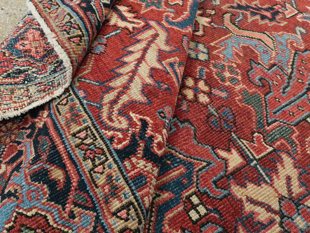 Antique Persian Heriz Carpet, No.8949 - Galerie Shabab