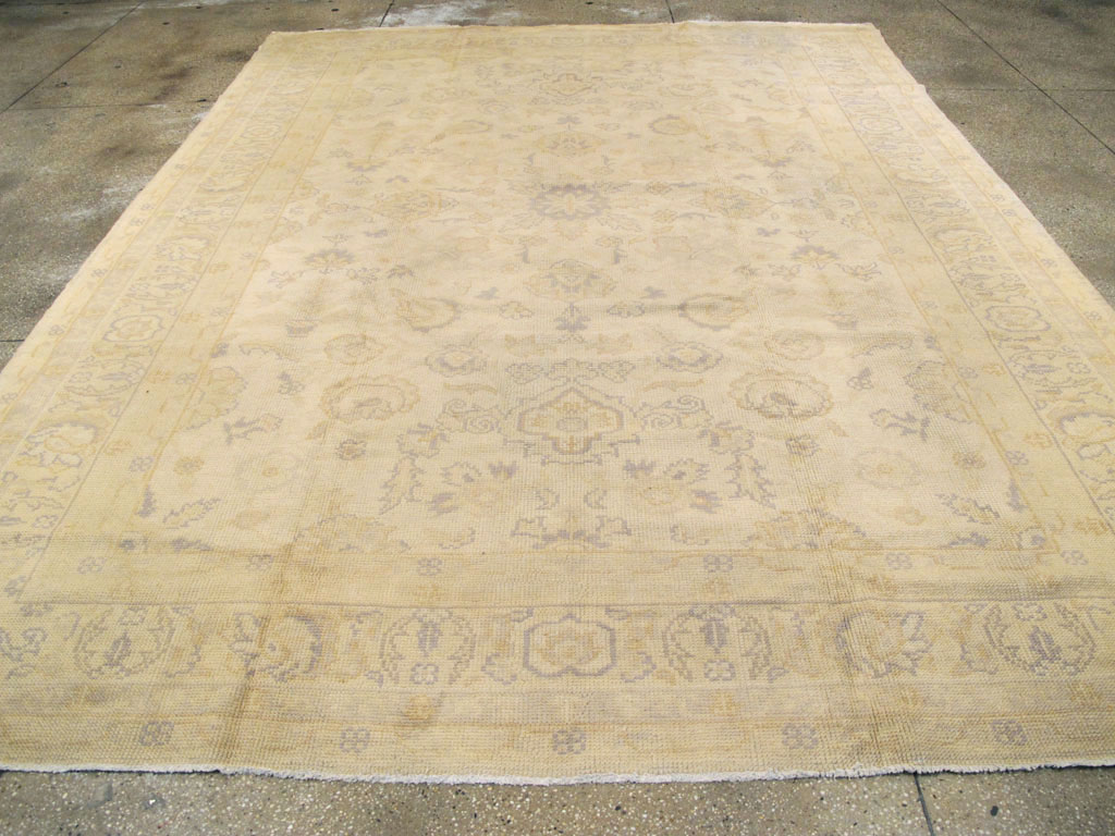 Antique Turkish Oushak Carpet, No.9010 - Galerie Shabab