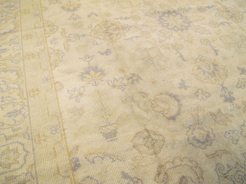 Antique Turkish Oushak Carpet, No.9010 - Galerie Shabab