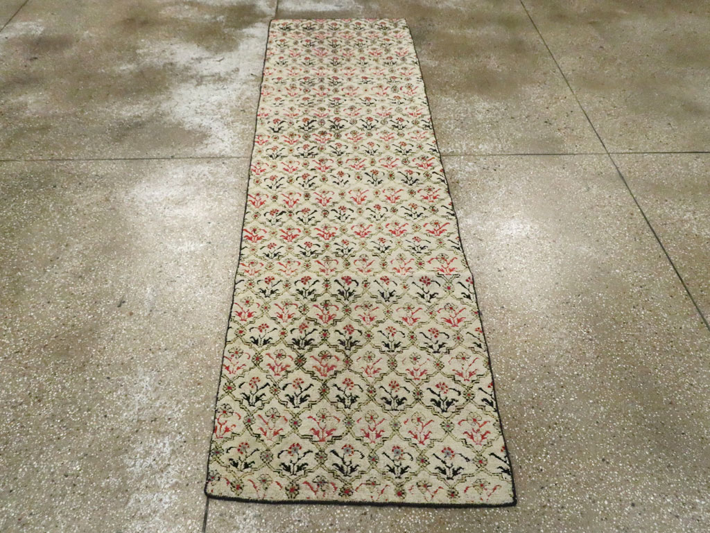 Vintage Indian Agra Runner, No.9028 - Galerie Shabab