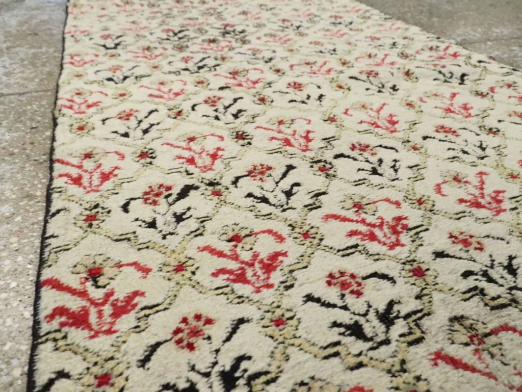 Vintage Indian Agra Runner, No.9028 - Galerie Shabab